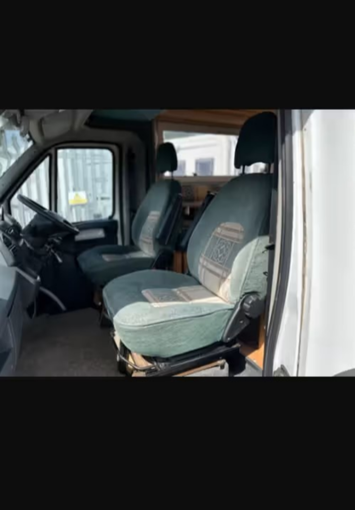 2003 Lunar Roadstar 2.7 – Spacious 6 Berth Family Motorhome