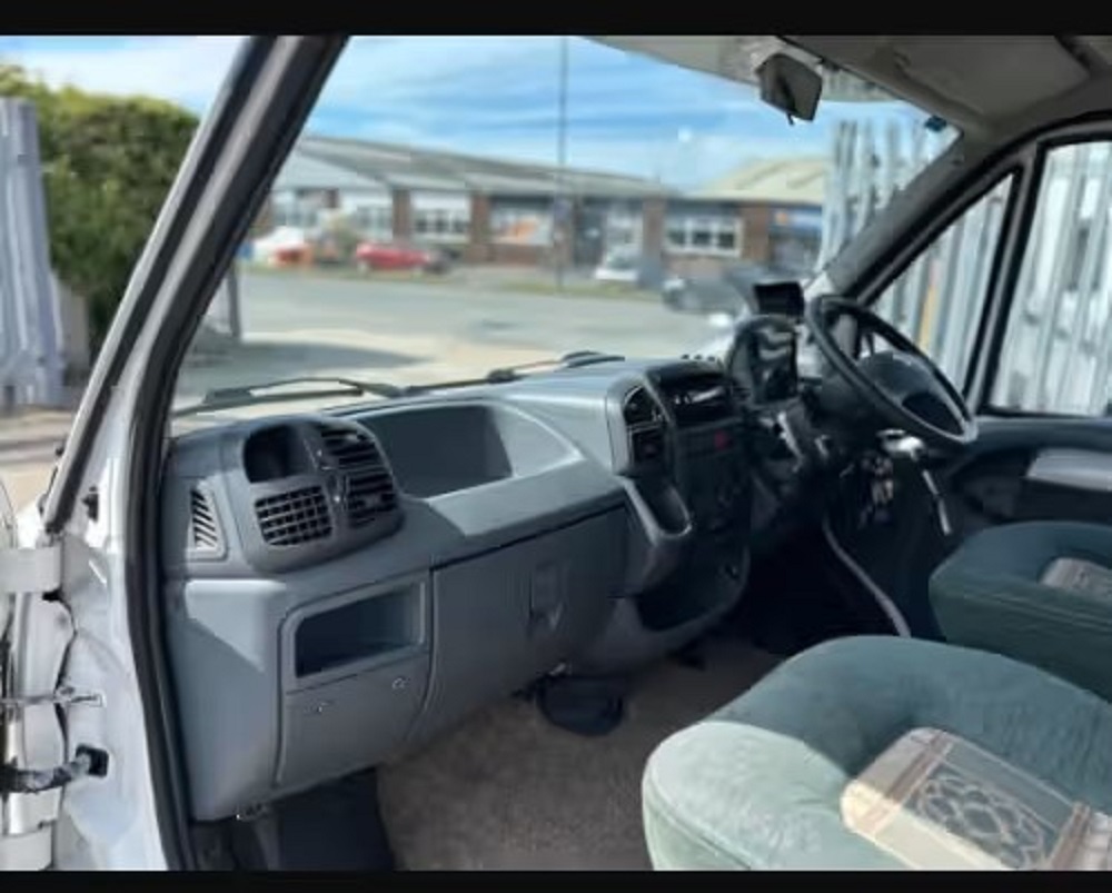 2003 Lunar Roadstar 2.7 – Spacious 6 Berth Family Motorhome
