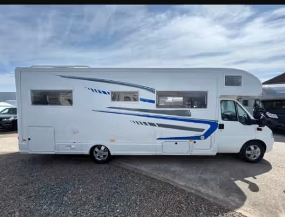2003 Lunar Roadstar 2.7 – Spacious 6 Berth Family Motorhome