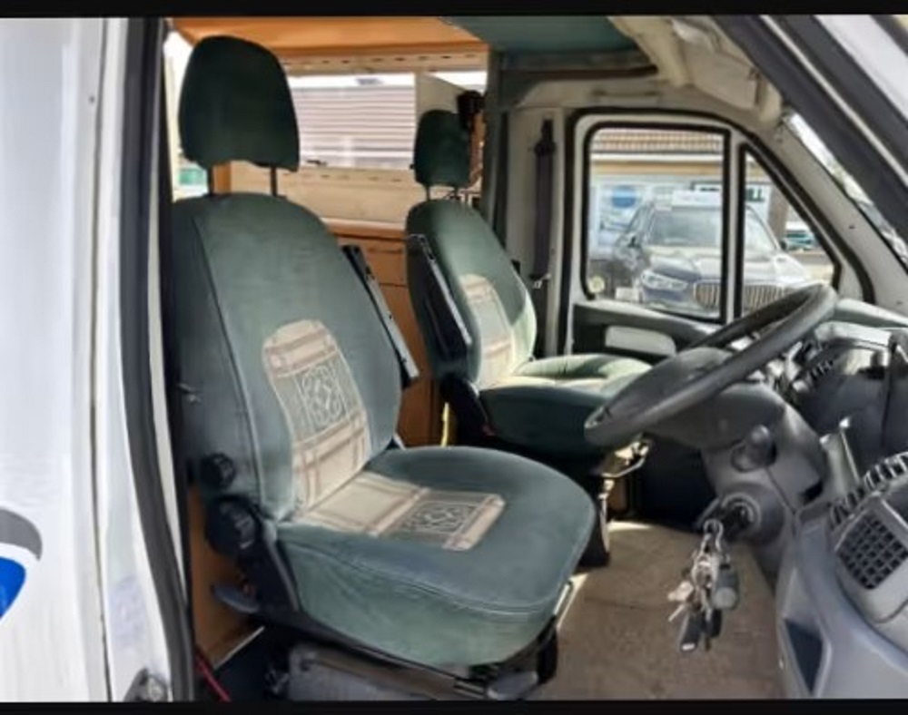 2003 Lunar Roadstar 2.7 – Spacious 6 Berth Family Motorhome