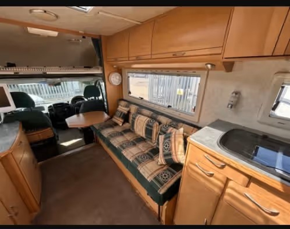 2003 Lunar Roadstar 2.7 – Spacious 6 Berth Family Motorhome