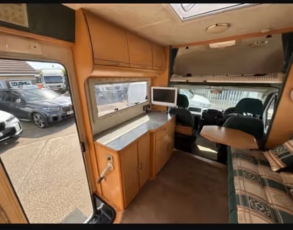 2003 Lunar Roadstar 2.7 – Spacious 6 Berth Family Motorhome